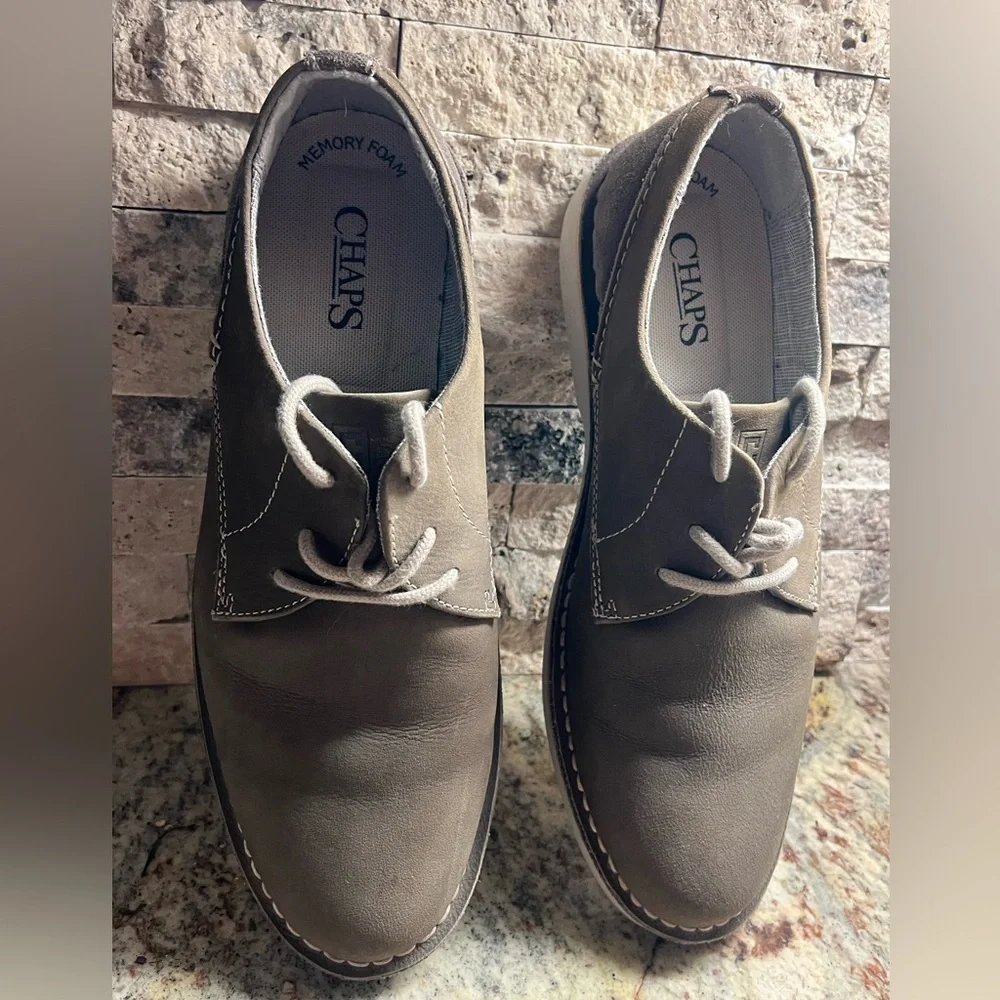 Men's size 10.5~ Chaps Suede Oxfords- Brown Lace Up Rubber Sole Memory Foam